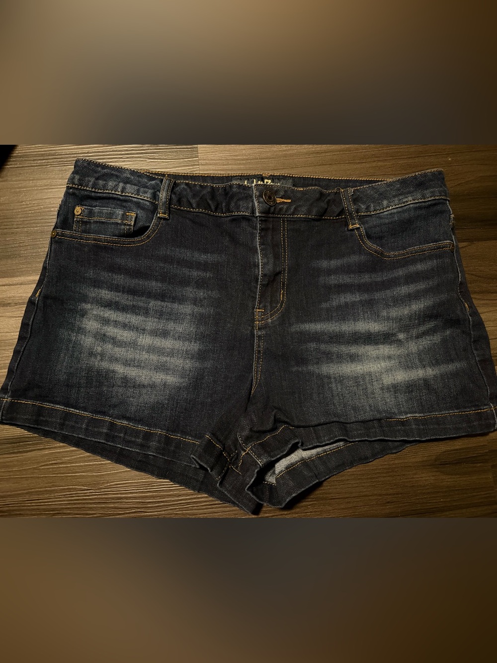 Women’s plus size junior 17 denim Jean shorts Indigo Rein